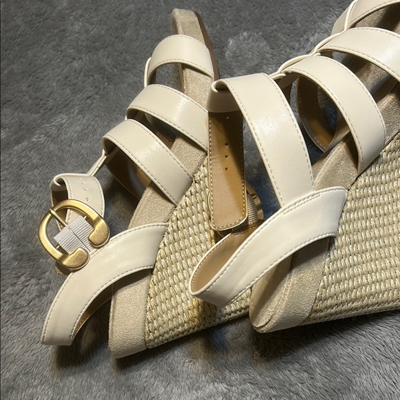 Cream and Gold Wedge Sandals with Textured Heel - Picture 3 of 3